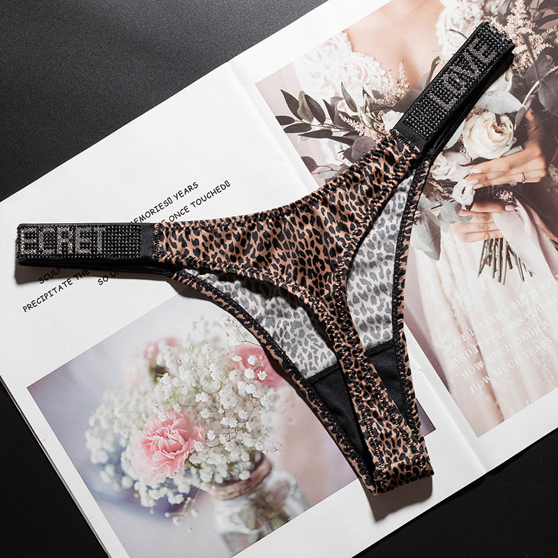 Slip Sexy da Donna con Strass  - Fitness & Nutrition Lab Zapopan recensione e prezzo